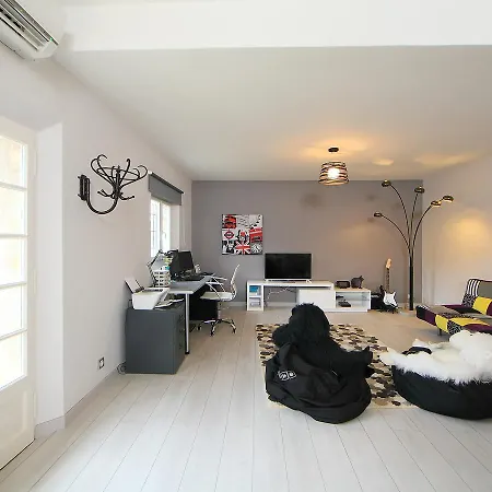 Lou Jas Villa